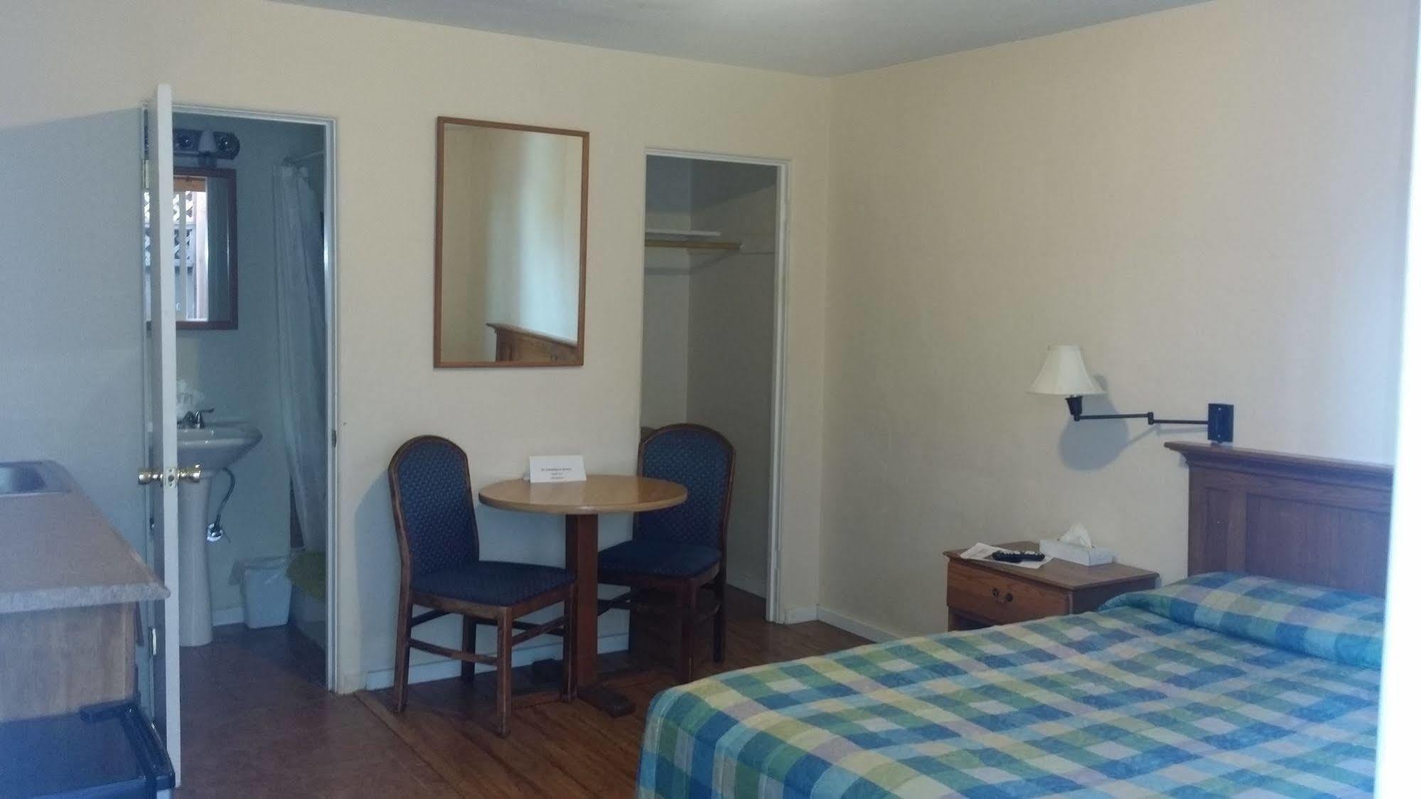 Terrace Motel Coos Bay Exterior photo