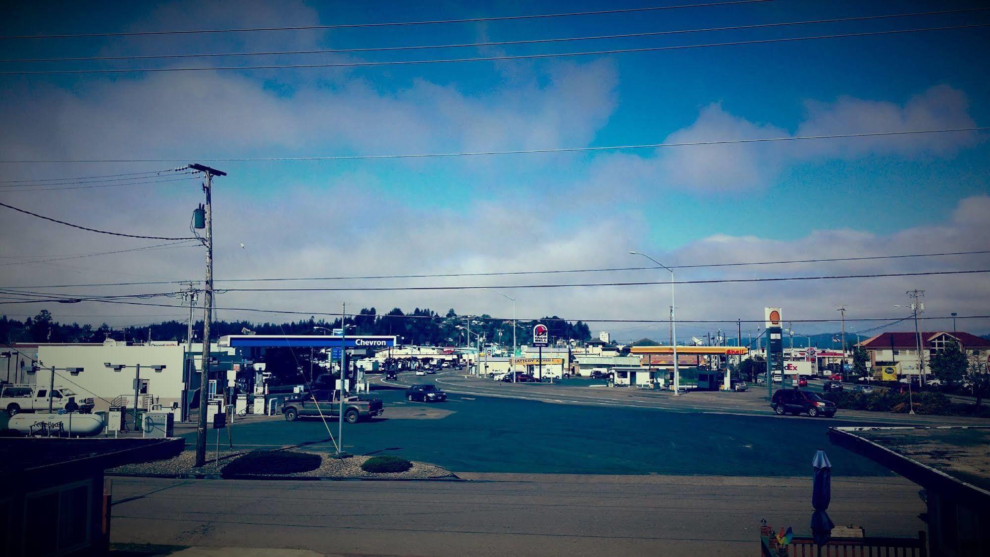 Terrace Motel Coos Bay Exterior photo
